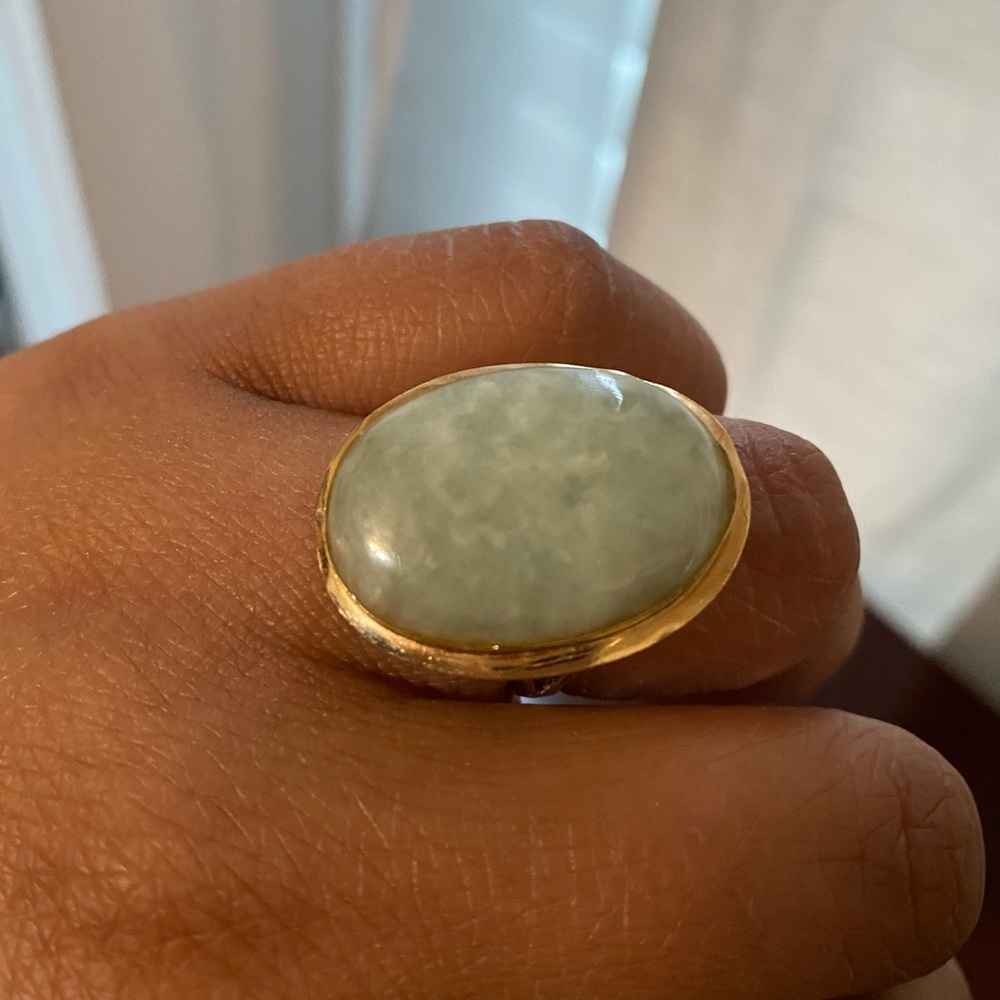 Beautiful Jade Ring 10K